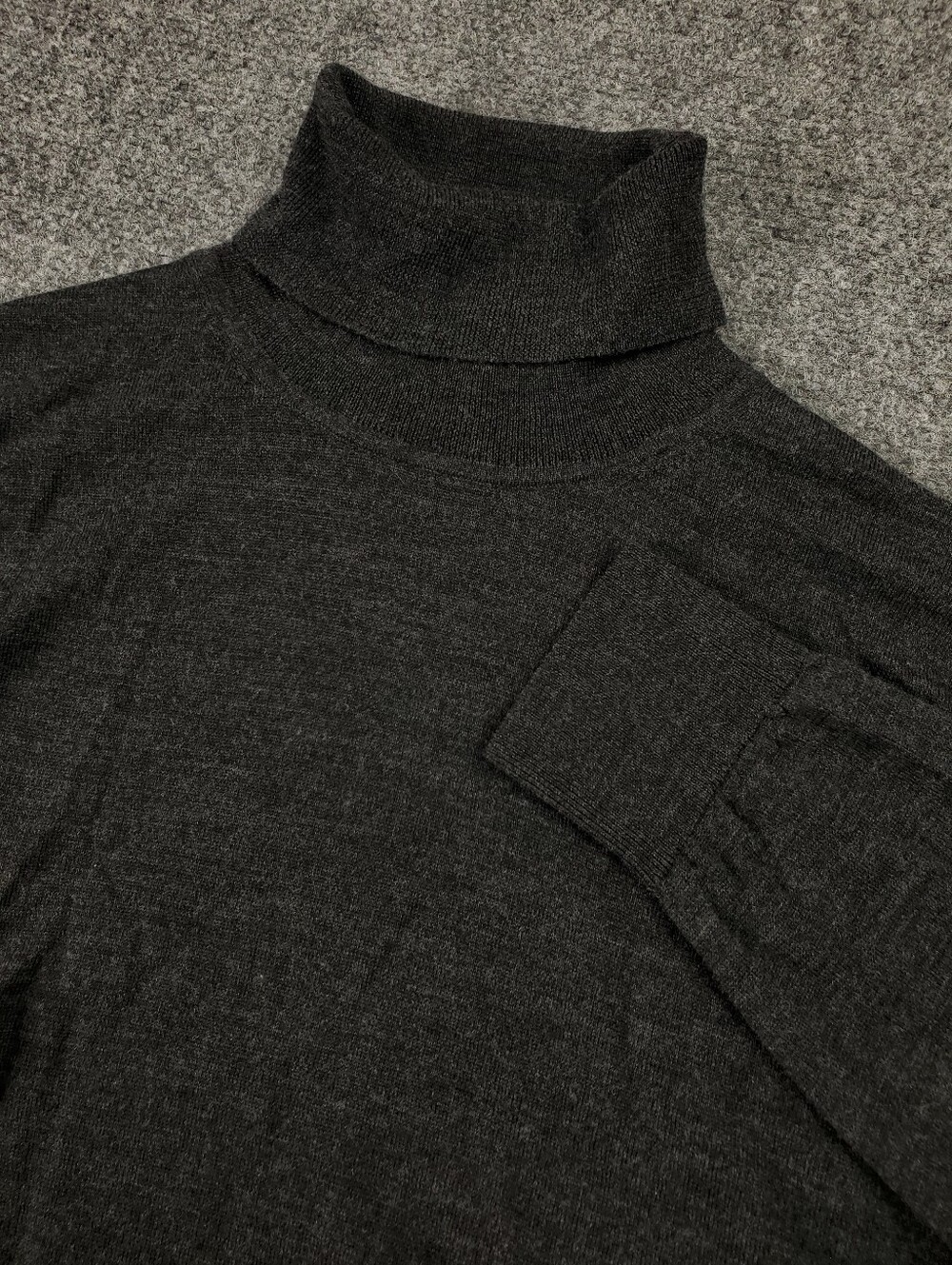 Uniqlo Wool Turtleneck Sweater XL Charcoal Gray Pullover Roll Neck Lightweight